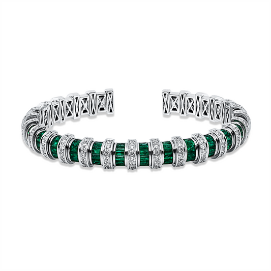 Armreif 18 kt WG, 133 Brill. 1,82 ct, TW-vsi, 84 Smaragde 2,64 ct grün