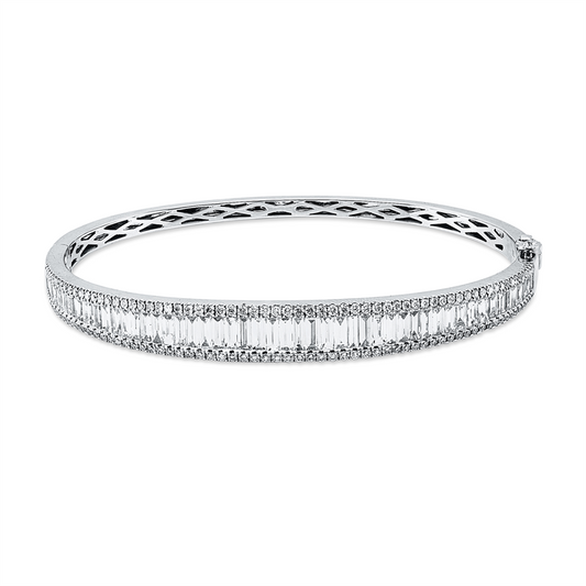 Armreif 18 kt WG, 48 Bag. 2,71 ct, TW-vsi/si, 134 Brill. 0,70 ct, TW-vsi/si