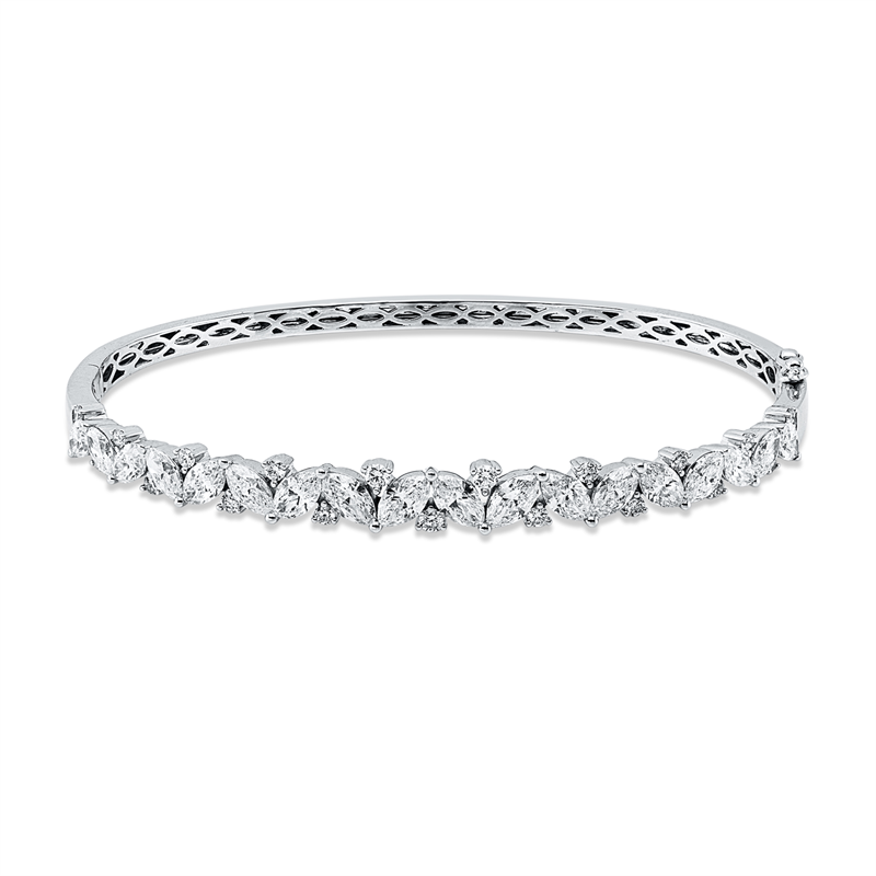 Armreif 18 kt WG, 18 Nav. 3,12 ct, TW-vsi/si, 19 Brill. 0,35 ct, TW-vsi/si