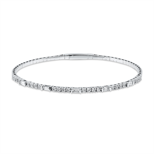 Armreif 18 kt WG, 5 Bag. 0,31 ct, TW-vsi, 24 Brill. 0,52 ct, TW-si